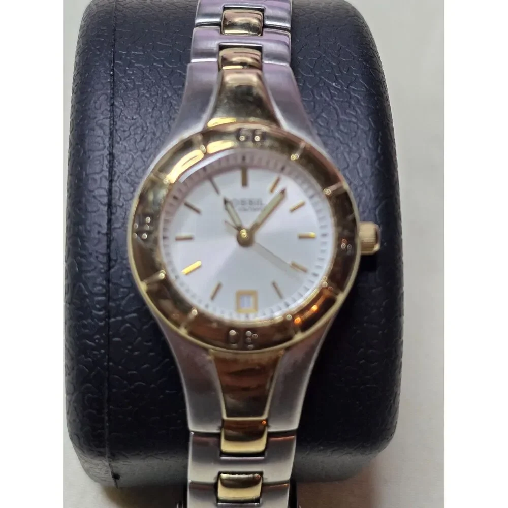 Fossil bundle three